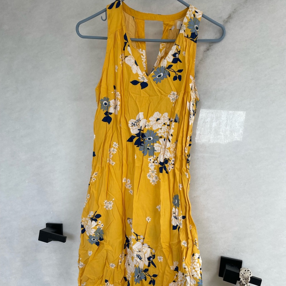 Size small long Old navy yellow and floral dress